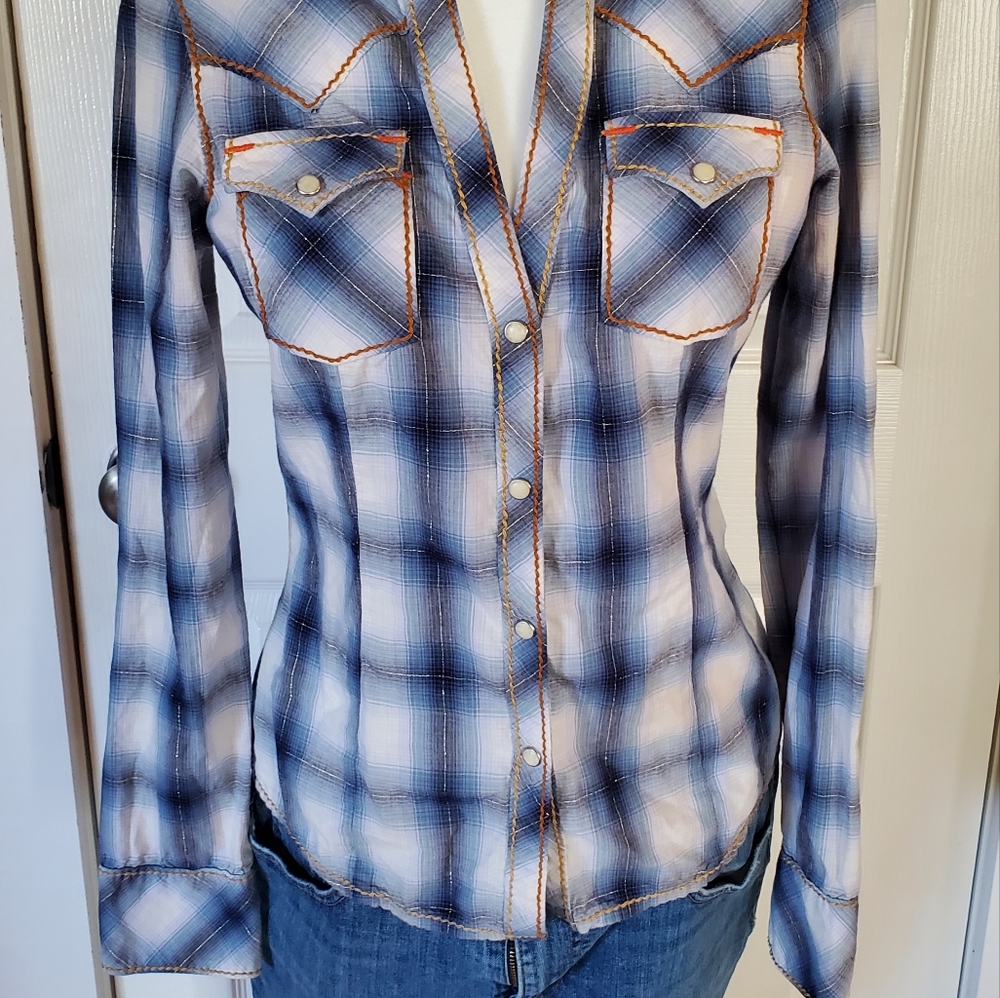 True Religion long sleeve snap up top